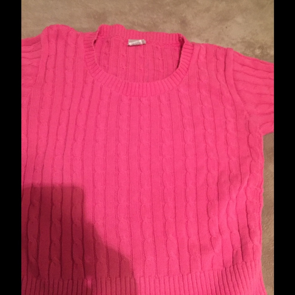 Short sleeve light weight cable knit sweater.