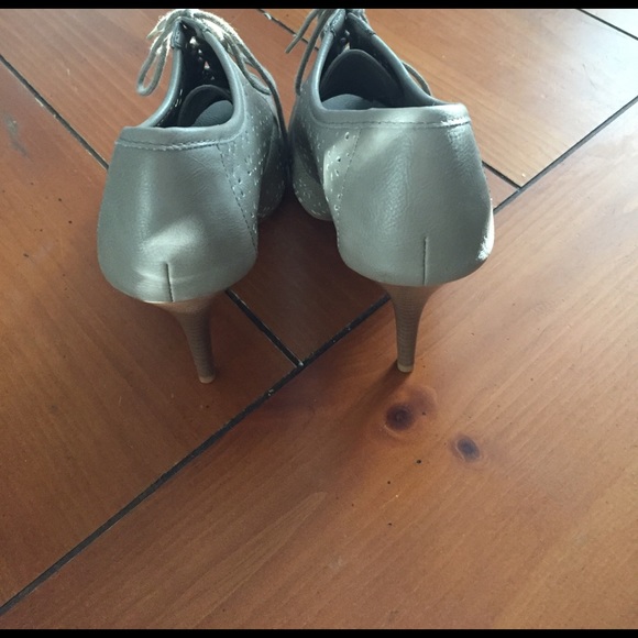 Fioni Lace Up Heels - Picture 3 of 6