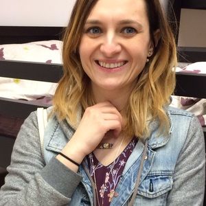 Meet your Posher, Maya