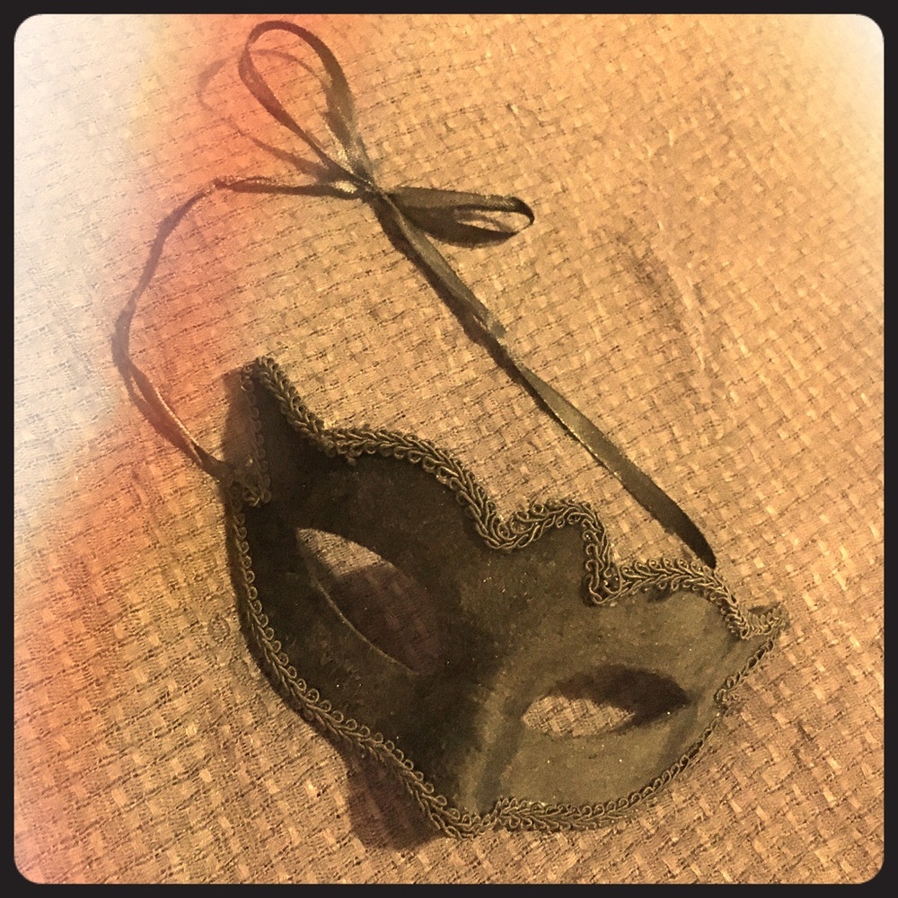 Masquerade mask 🎭