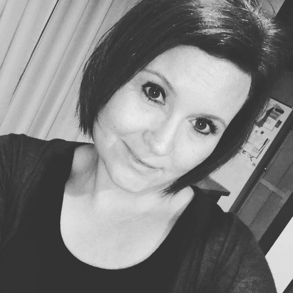 Meet your Posher, Melissa - Picture 1 of 1