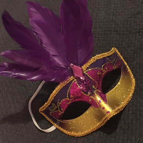 Masquerade Mask 🎭 - Picture 2 of 2