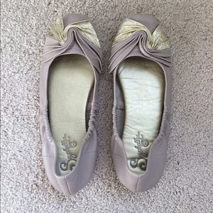 Comfy Seychelles Gold and Beige Flats