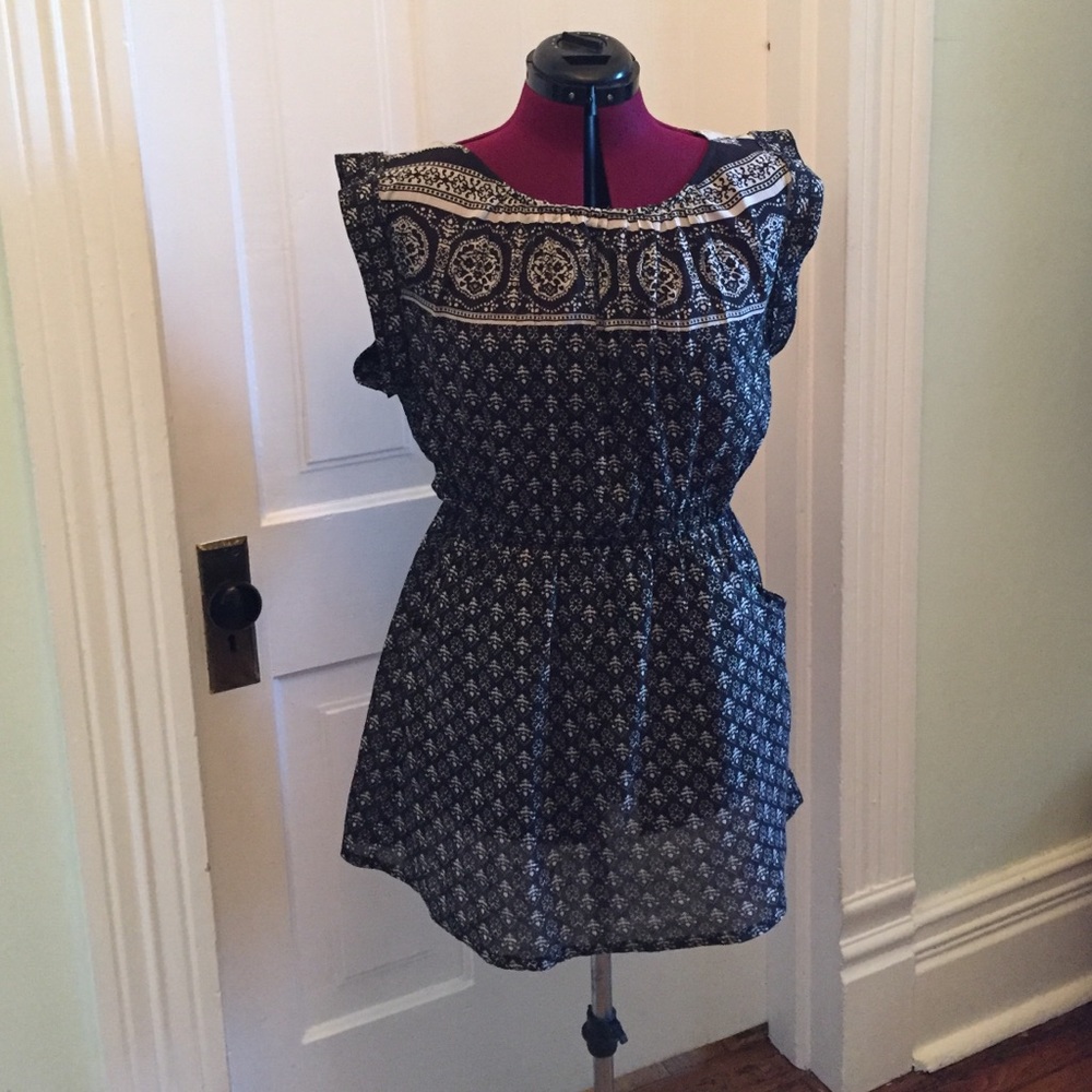 Forever 21 patterned dress size L