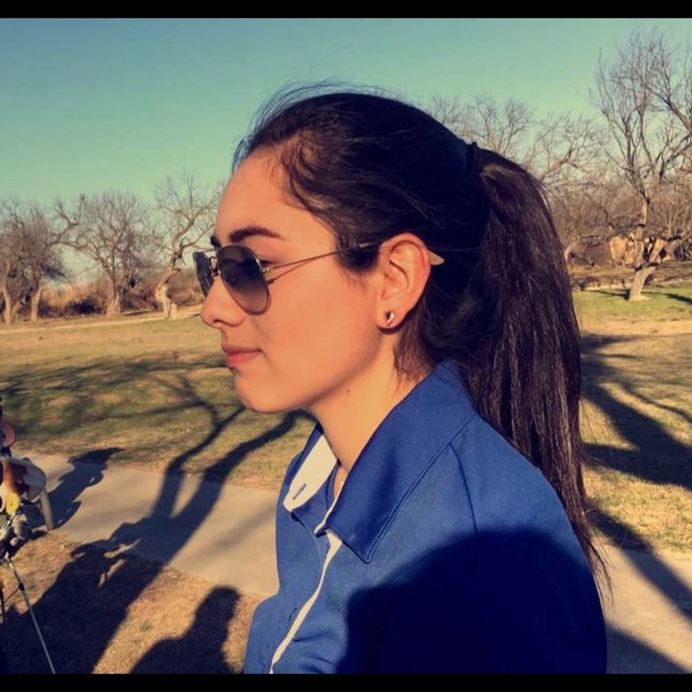 Meet your Posher, Jecette