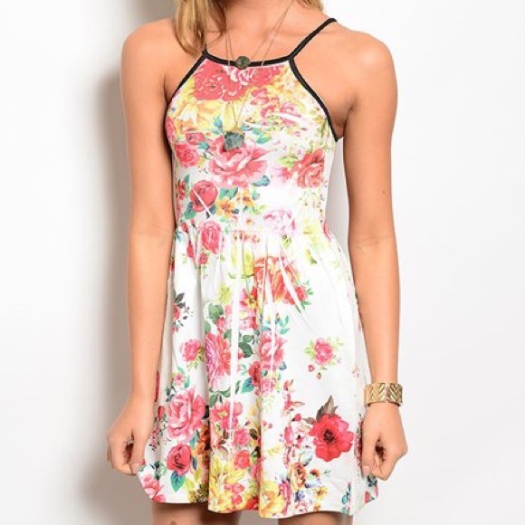 3 for $20🚨Halter Style Floral Dress - Picture 3 of 7