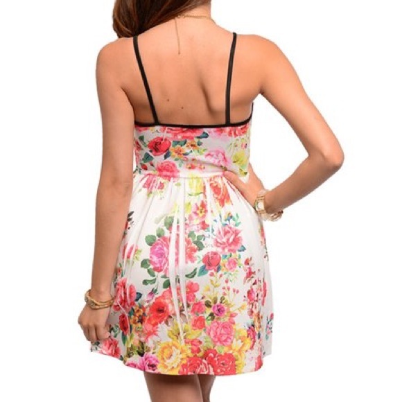 3 for $20🚨Halter Style Floral Dress - Picture 4 of 7