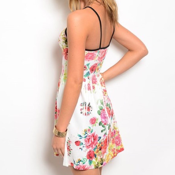 3 for $20🚨Halter Style Floral Dress - Picture 5 of 7