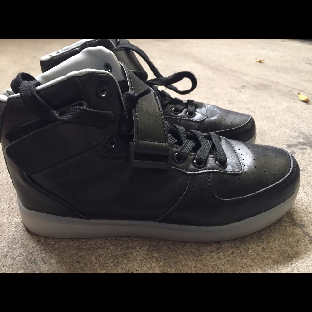 LED sneakers - Picture 3 of 3