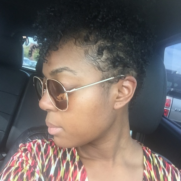 Meet your Posher, Ciarra - Picture 2 of 3