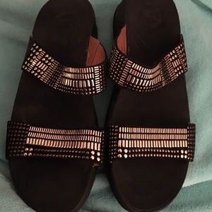 These are black fit flop or just one time