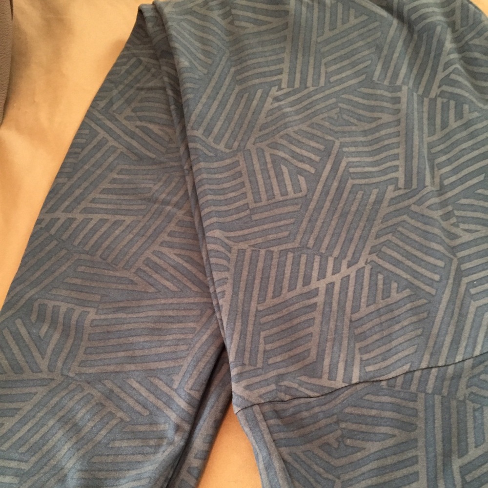 LuLaRoe Tall and Curvy Leggings