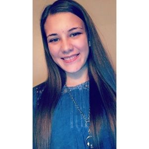 Meet your Posher, Andrea