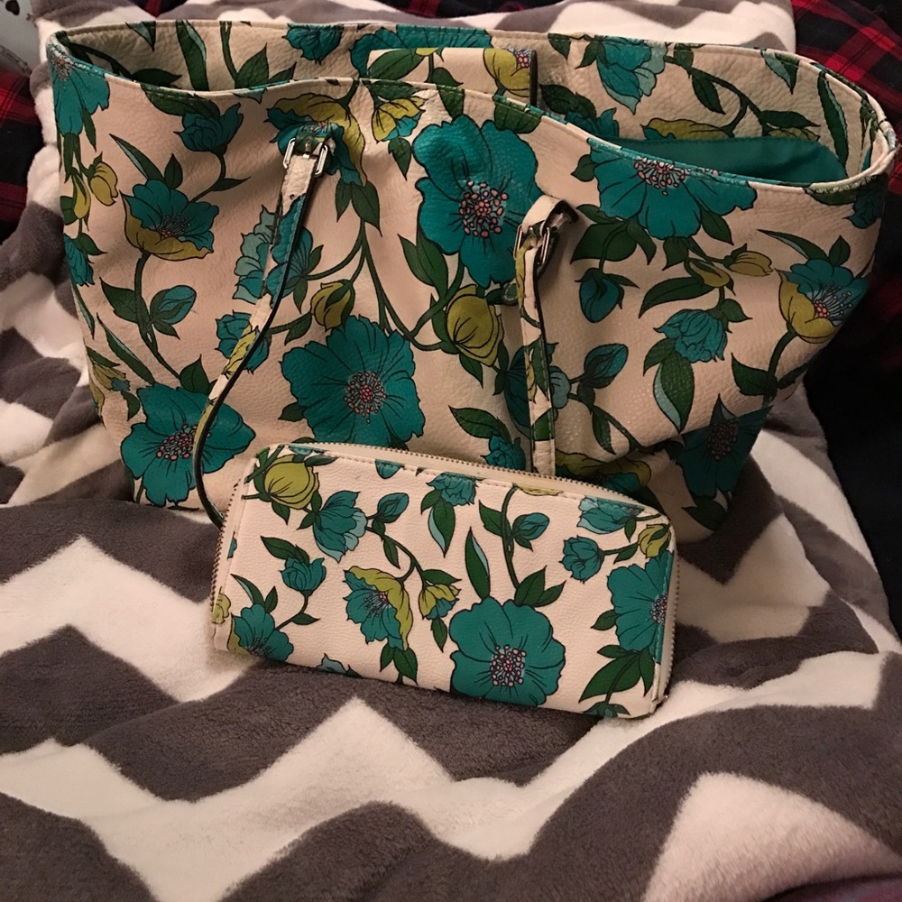 Merona Wallet!!! Wallet ONLY!