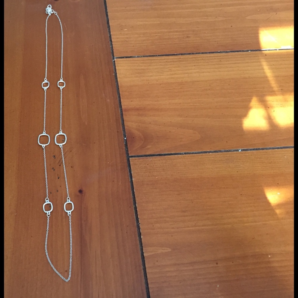 Silver necklace with square details