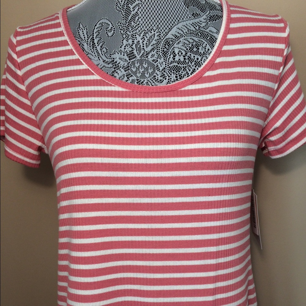 Lularoe Xs classic t Shirt NWT