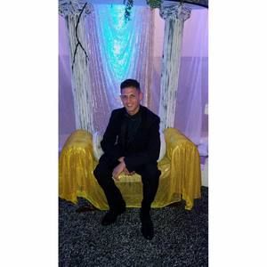 Meet your Posher, Carlos