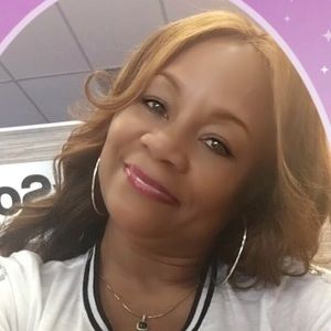 Meet your Posher, Yolanda