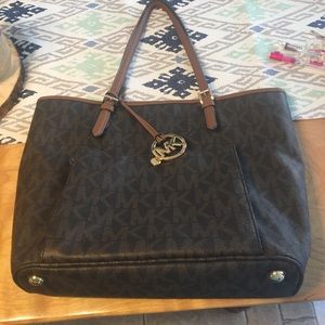 Michael kors tote