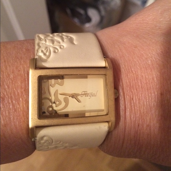 Regal Sweden Beige and Gold color Wristwatch main image 6