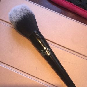 Kat Von D Lock-It Powder Setting Brush