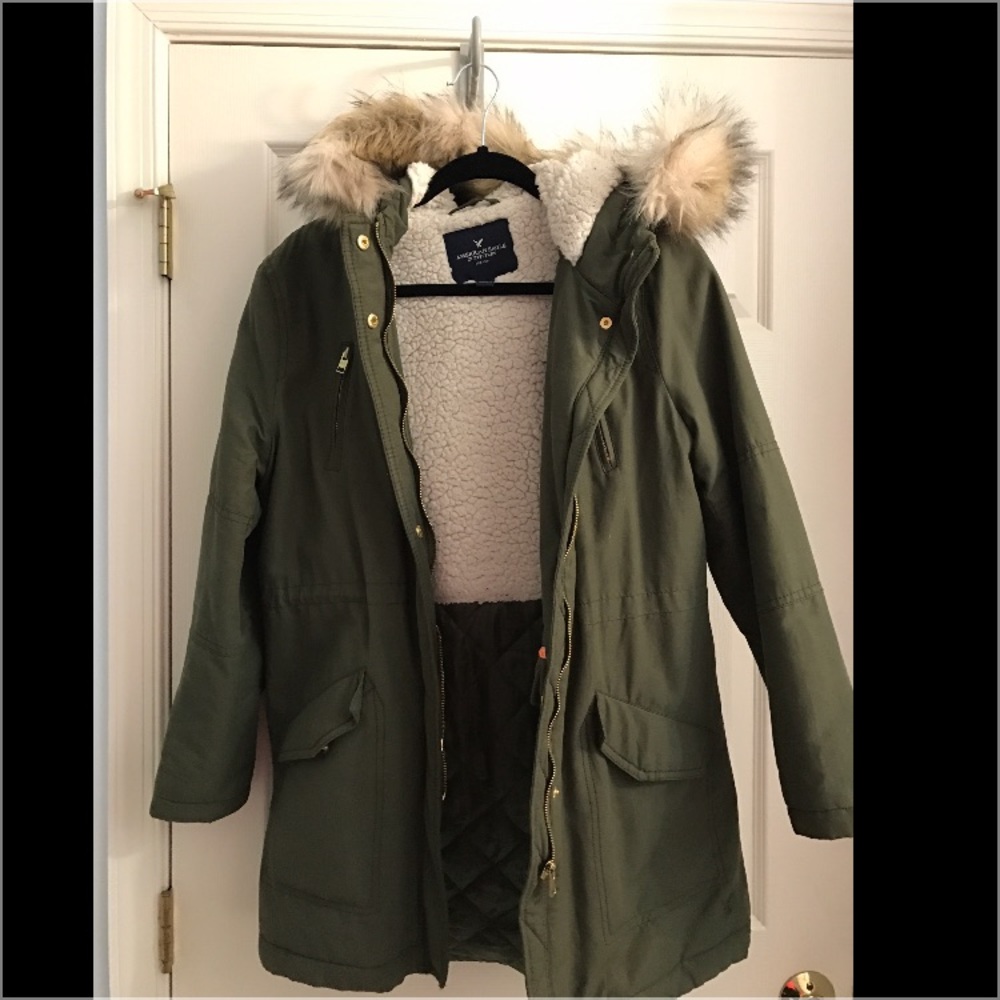 American Eagle Army Green Parka!