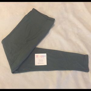 Tall and Curvy Lularoe Leggings