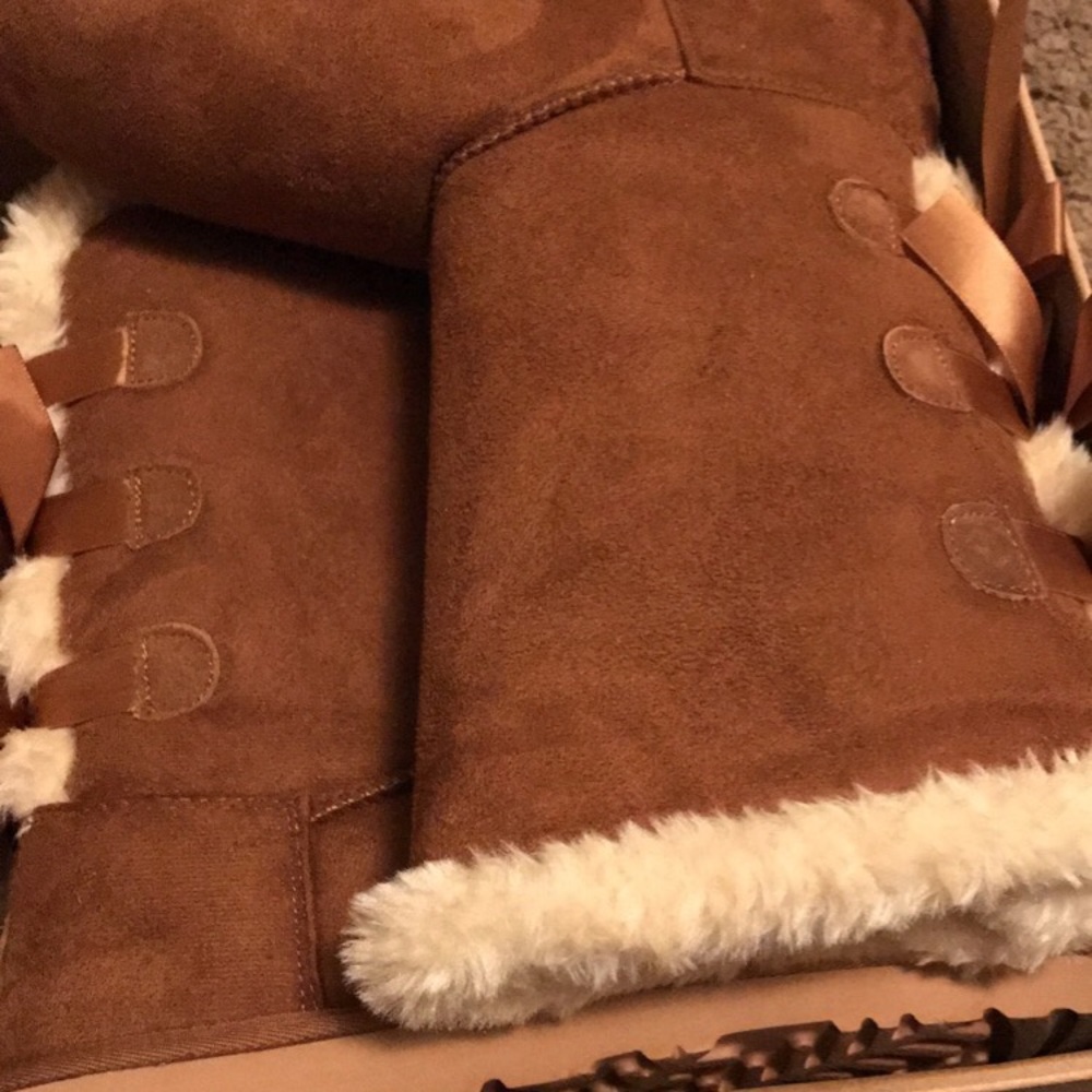 Ugg Boots - Picture 2 of 3