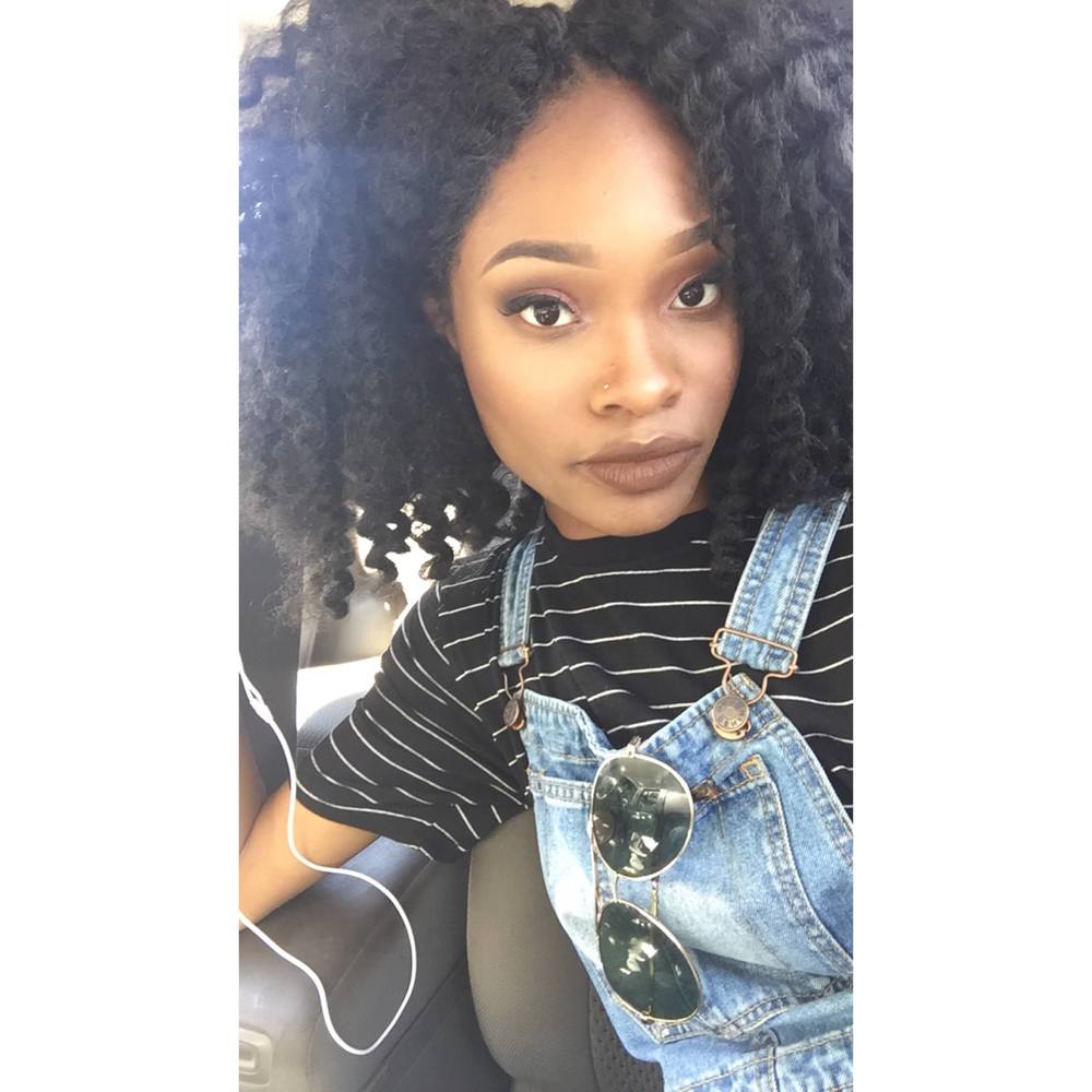Meet your Posher, Ebonie