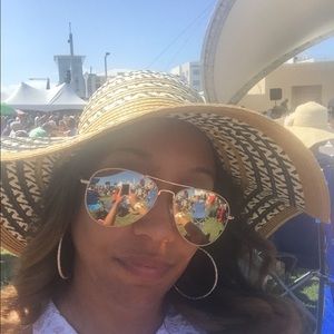 Meet your Posher, Sheritta