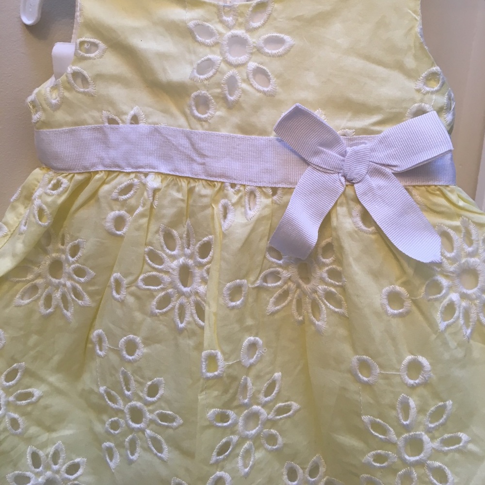 🔴SOLD🔴 🎉Host Pick🎉 Children's Yellow Dress - Picture 4 of 4