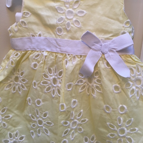 🔴SOLD🔴 🎉Host Pick🎉 Children's Yellow Dress - Picture 4 of 4