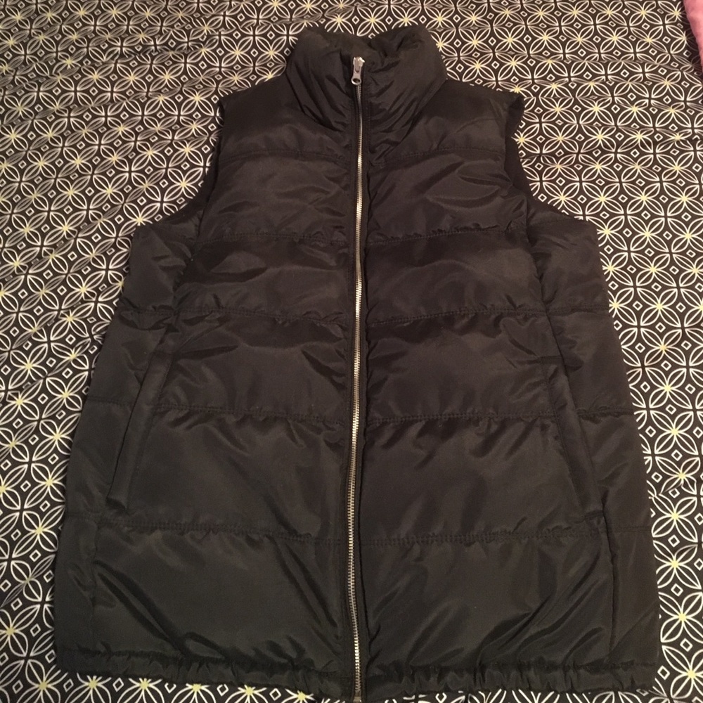 Maternity puffy vest