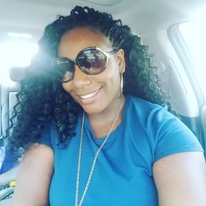 Meet your Posher, Dana