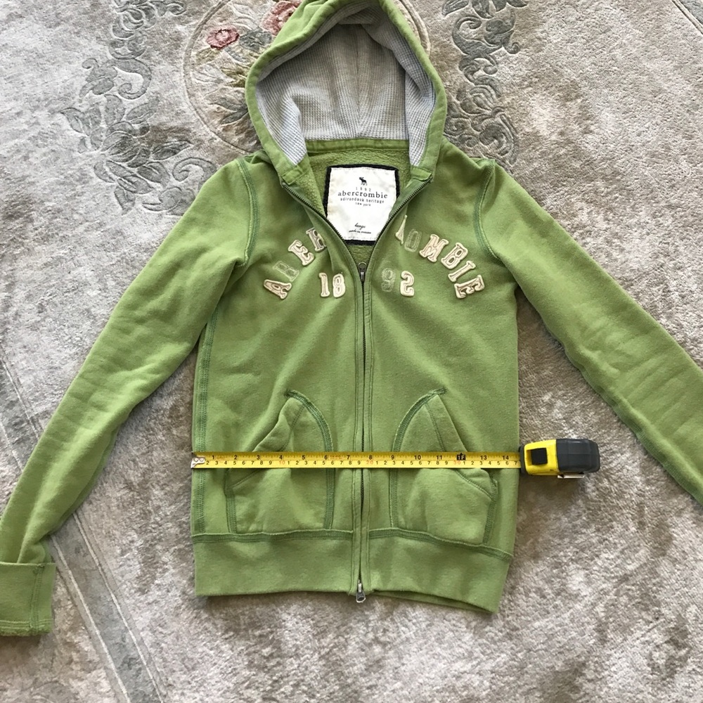 Kids Abercrombie green hoodie. (F)