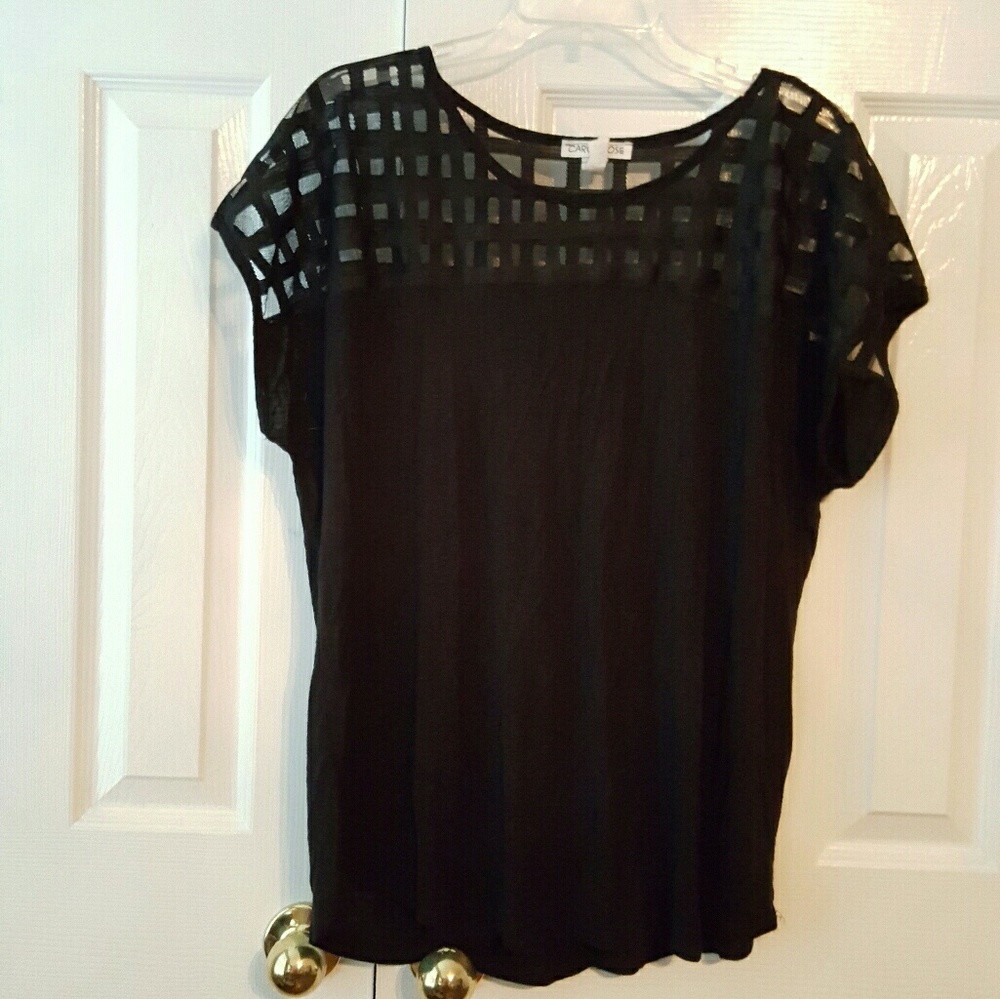 Unique black top