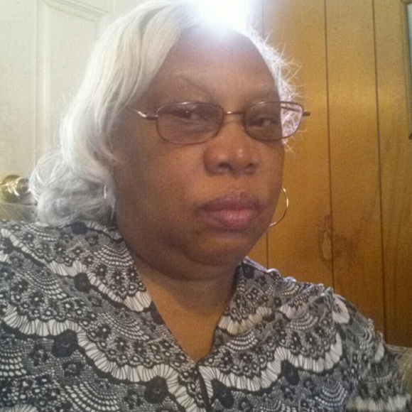 Meet your Posher, Pauline - Picture 1 of 1