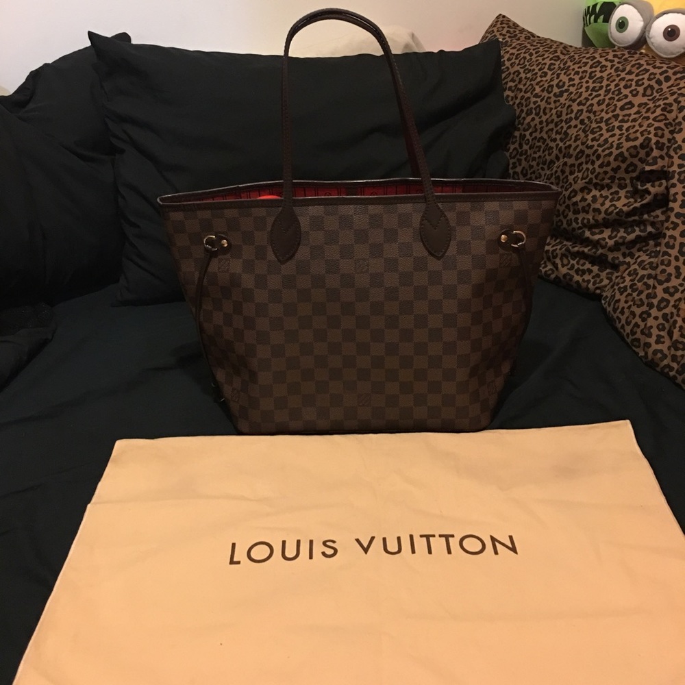 SOLD ‼️‼️ 😜 Lv Neverfull MM