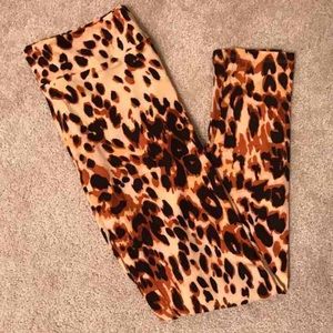 LuLaRoe OS CHEETAH PRINT leggings