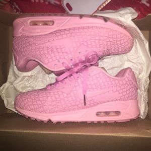 Women's Pink Shanghai Nikes (6.5)