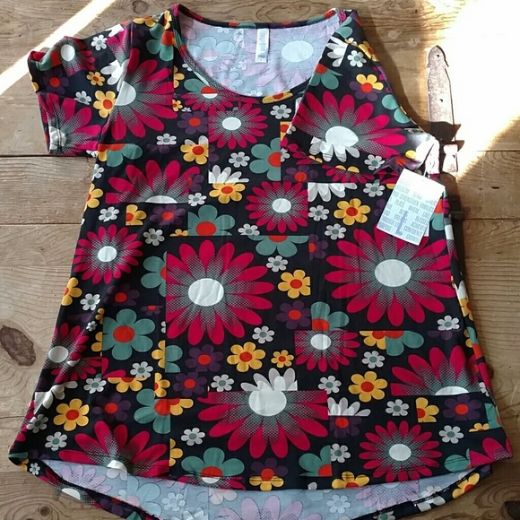 LULaRoe Classic T Large - Picture 1 of 3