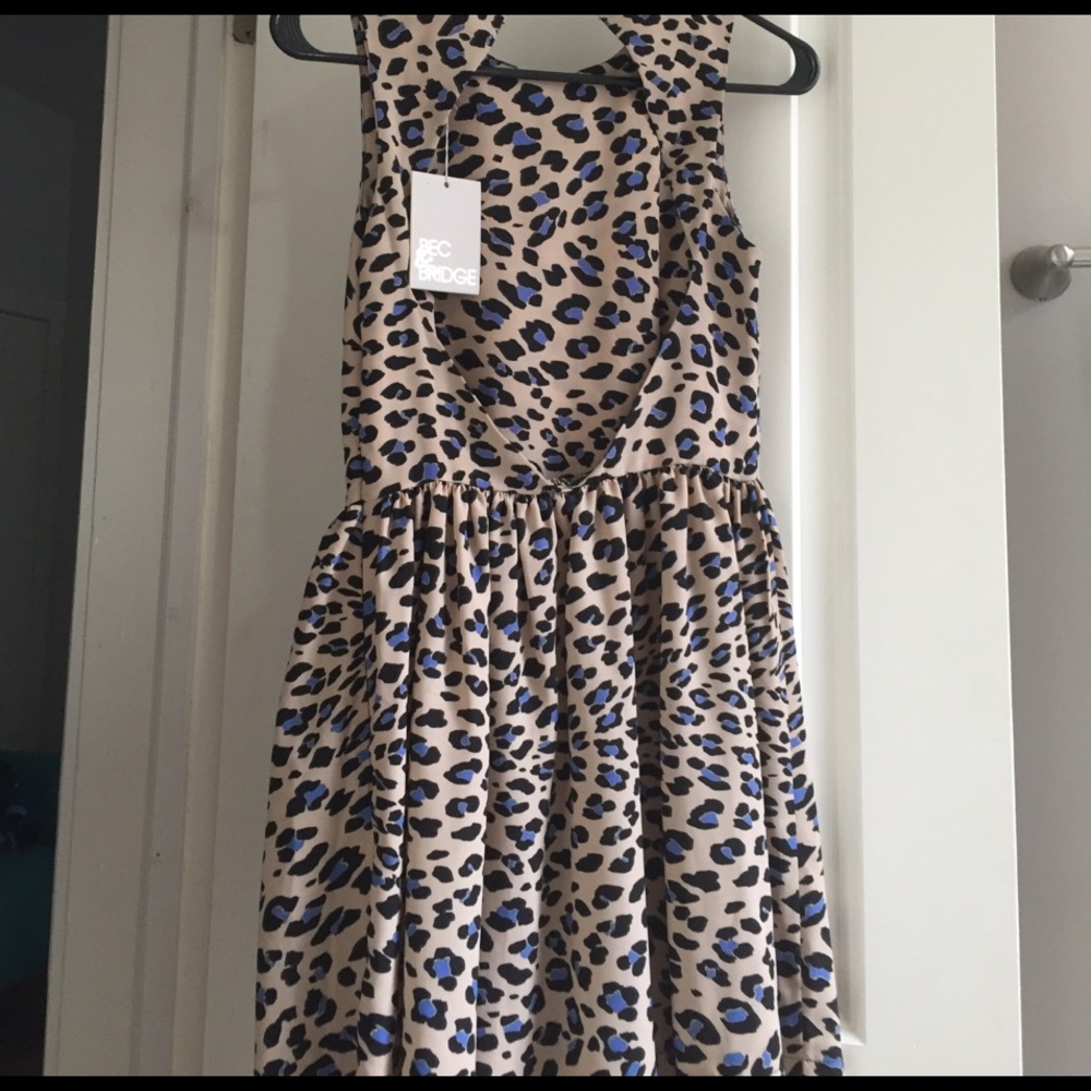 Bec & Bridge Open Back Leopard Print Dress NWT - Picture 2 of 3
