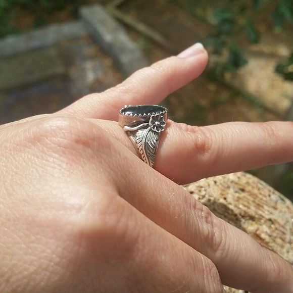 Native American Silver Abalone Squash Blossom Ring - Picture 3 of 4