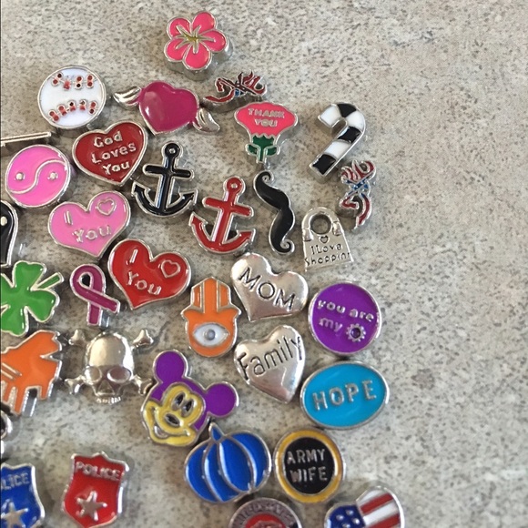 Floating Magnetic Locket - Picture 4 of 5