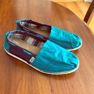 Toms