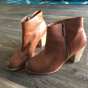 Chunky heel Ankle boots with zipper
