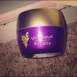 Younique Royalty charcoal mask