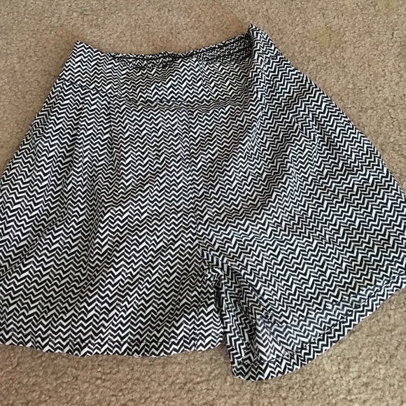 American eagle flowy shorts - Picture 1 of 3