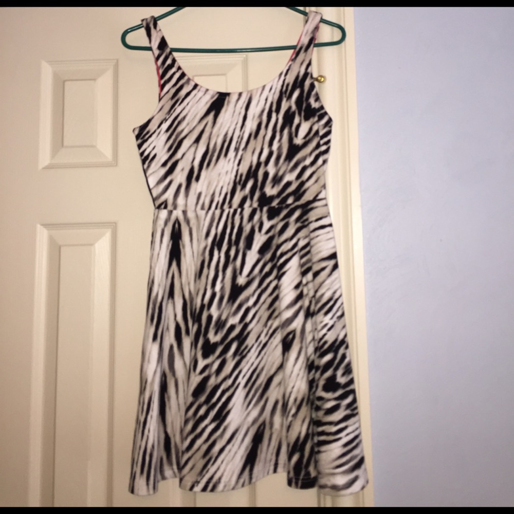 Printed express dress