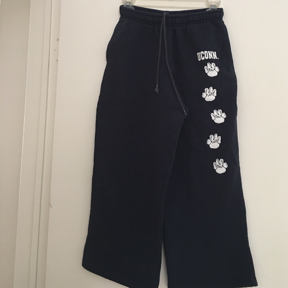 UCONN sweats!